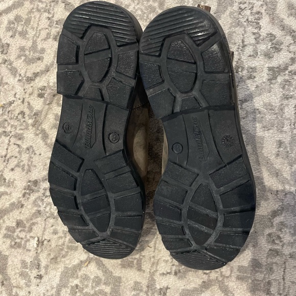 Women’s blundstone high top Rustic Brown $290 with tax - Picture 3 of 3